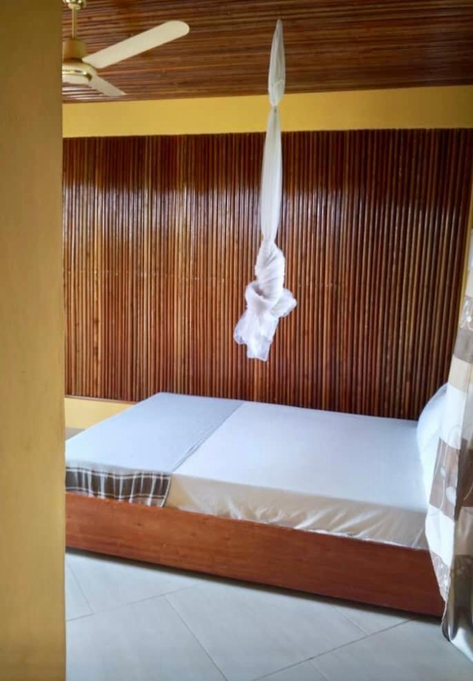 Serenity Haven Lodge Busua Esterno foto