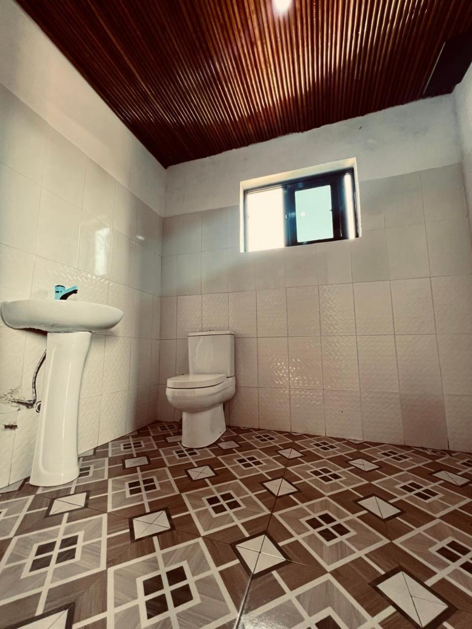 Serenity Haven Lodge Busua Esterno foto