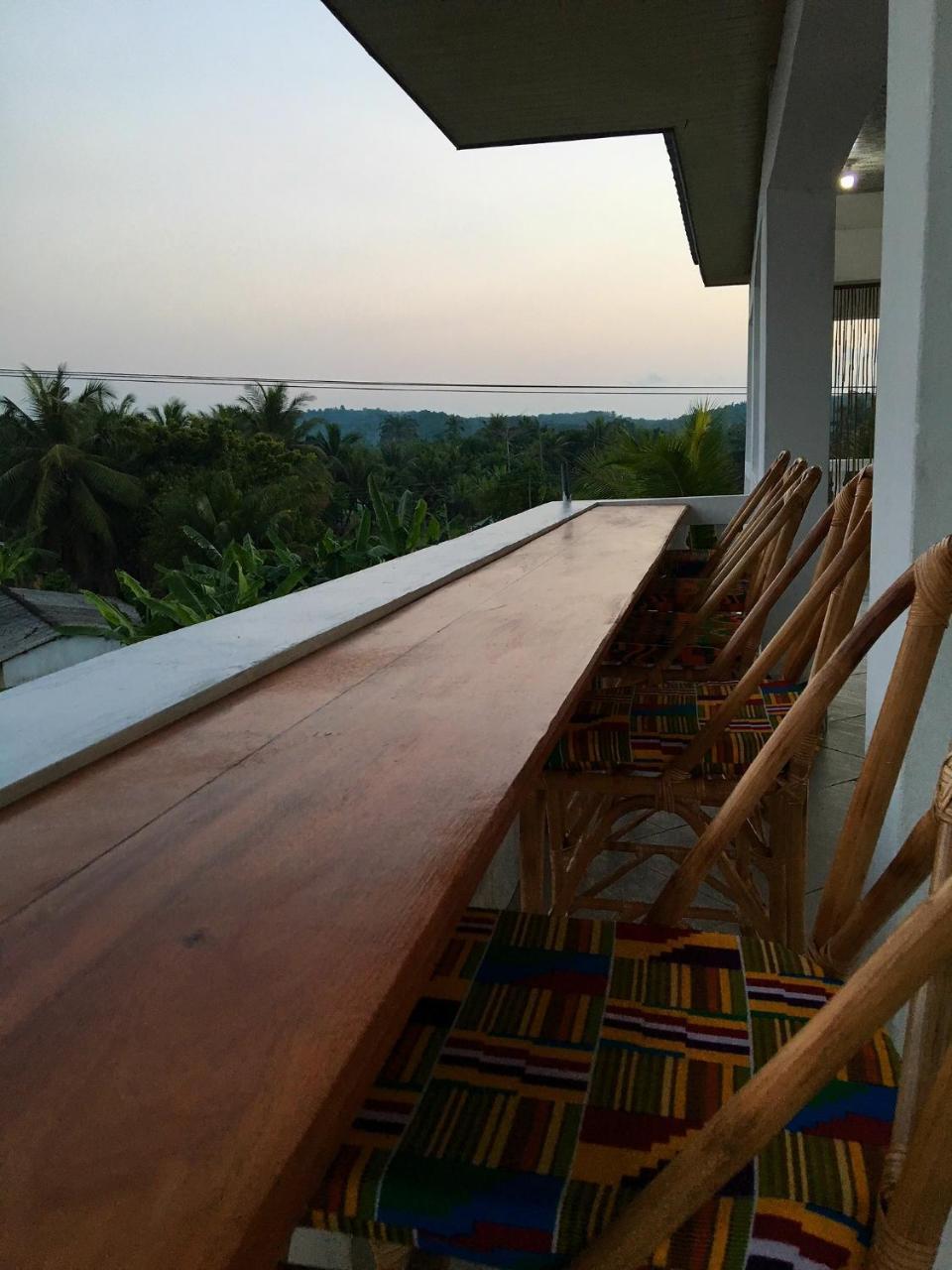Serenity Haven Lodge Busua Esterno foto