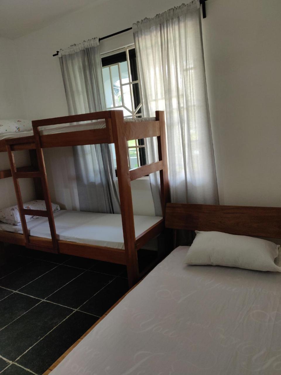 Serenity Haven Lodge Busua Esterno foto