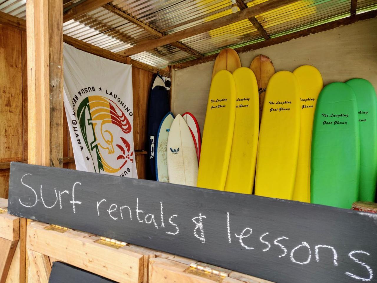 Serenity Haven Lodge Busua Esterno foto