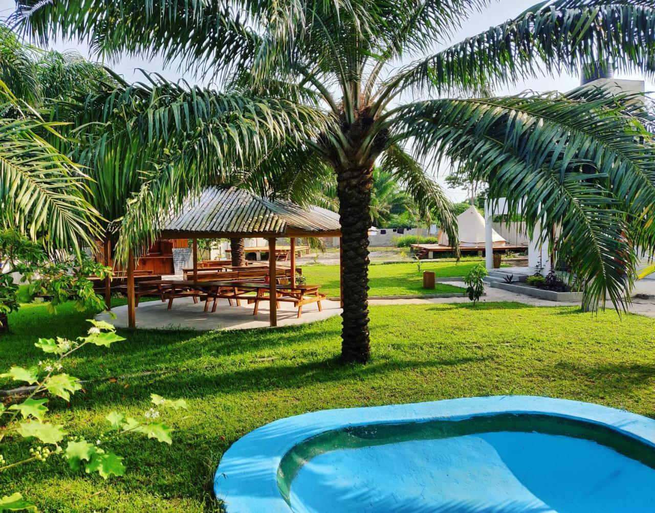 Serenity Haven Lodge Busua Esterno foto